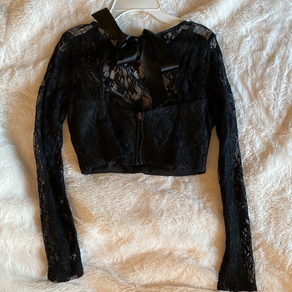 Gorgeous Floral 2-Piece Homecoming Top and Skirt, Size XS-S *ONLY WORN ONCE* - Picture 5 of 9